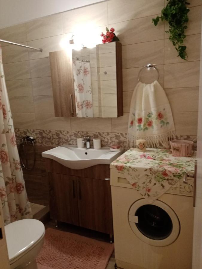 Ennie's Place Apartment *